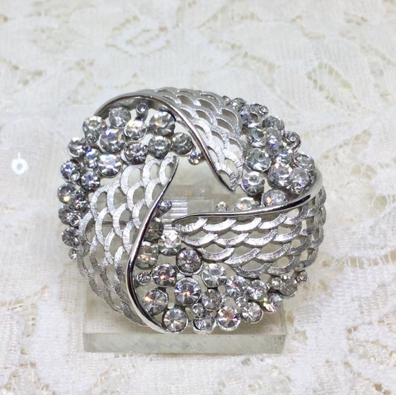 Vintage Crown Trifari Silvertone Rhinestone Swirl… - image 2