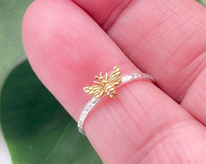 Dainty Honey Bee Ring with 24kt Goldplated Silver Bee, Filigree Band