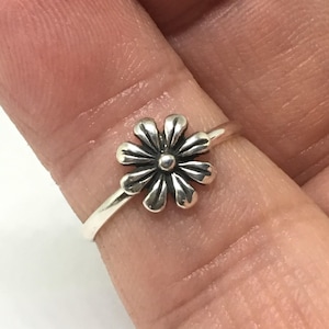 Flower Ring/ Daisy Ring/ Stacking Ring/ sterling silver/ Handcrafted