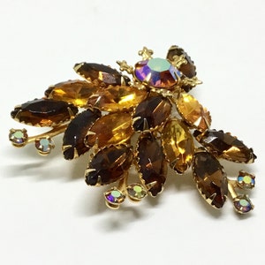 Vintage Amber Rhinestone Brooch/ Amber Colors/ Amber AB Rhinestones/ Metal Fleur de Lis Accents/ Rivet Construction/ Fall Brooch
