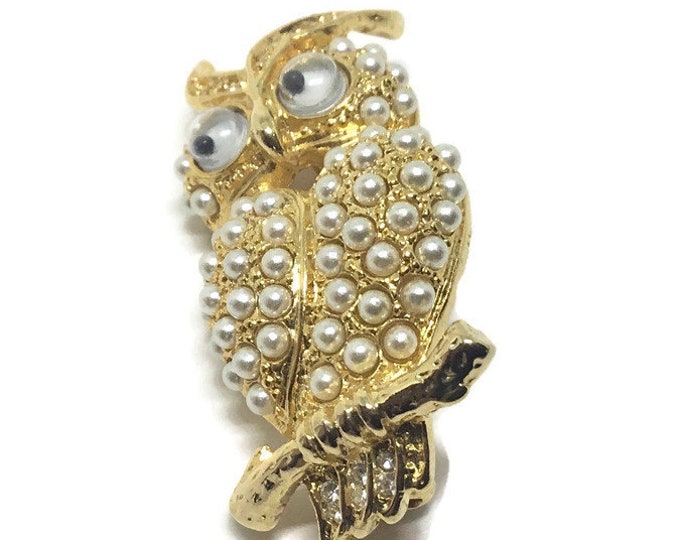 Vintage Faux Pearl Googly Eye Owl Brooch, Goldtone Setting, owl Lovers and Collectors