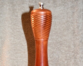 Impresionante fresa de sal/ pimienta de madera de sangre hecha a mano