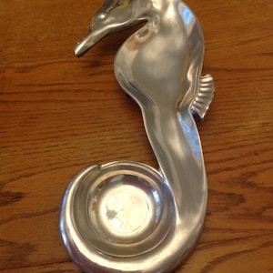 Vintage 1998 Mariposa Sand Cast Aluminum Seahorse Serving Tray Dish 17&quot; Large