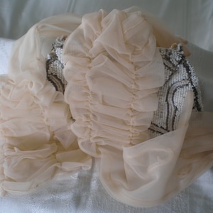 Guantes de nailon para mujer vintage de los años 50, color melocotón pálido transparente - Fabricación inglesa, talla 6.5 - Fruncido en ambos lados - Por debajo del codo - Ocasión especial - Excelente regalo.