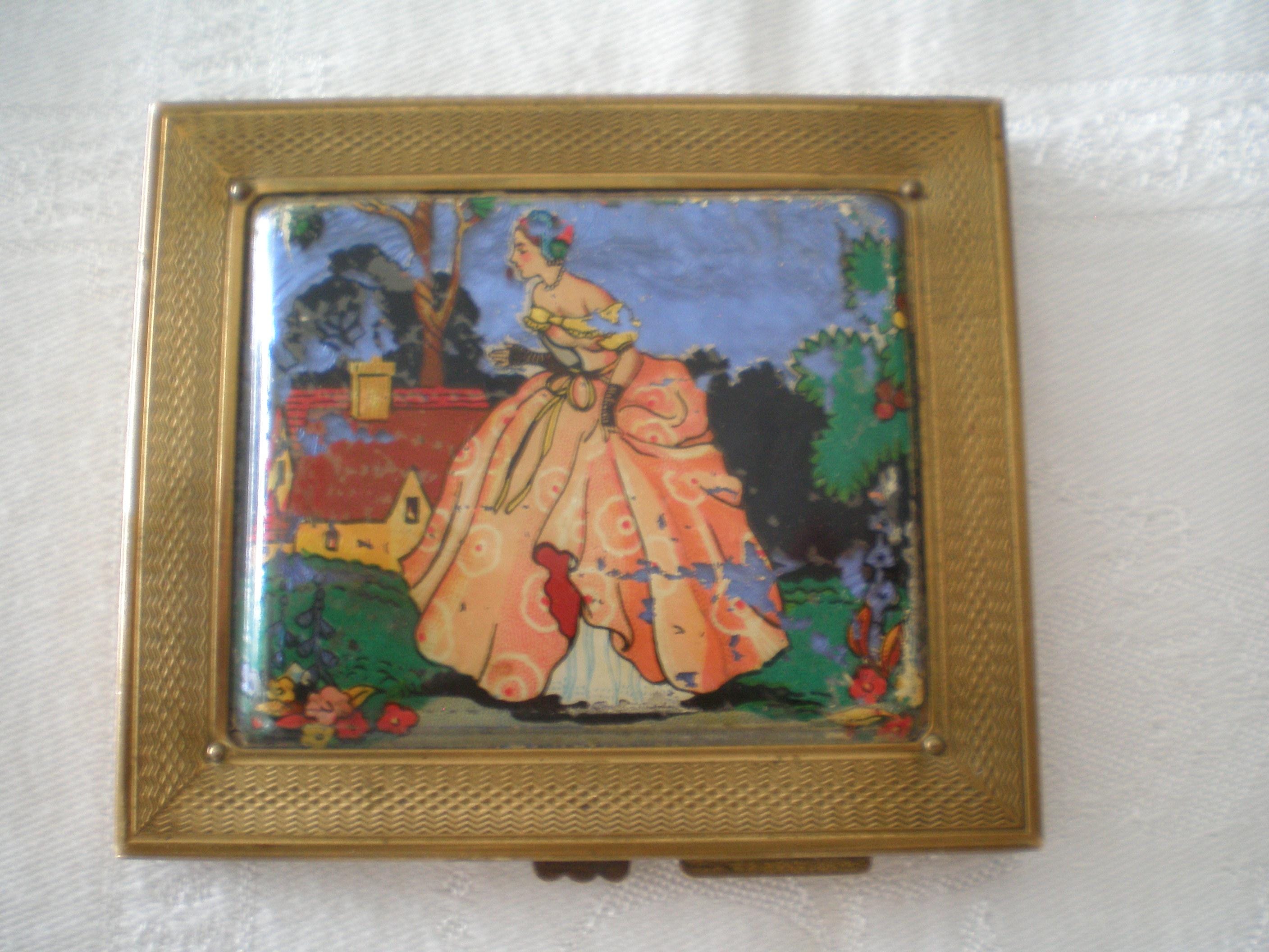gwenda cigarette case Vintage 1930s GWENDA Cigarette Case - British Made - Gold Tone Ribbed Back  & Textured Surround Lid With Foil Scene - Card Use - Super Gift