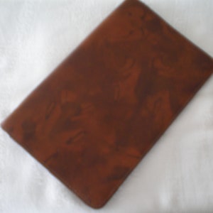 Cartera plegable vintage de cuero moteado marrón de la década de 1960 - pre-decimal -excelente estado -cremallera de ancho completo y varios compartimentos abiertos -súper regalo