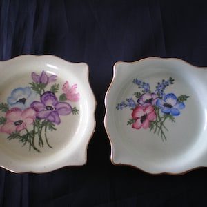 2 Vintage 1940s/50s porcelain fluted pin/trinket dishes - Royal Winton made in England - floral hand painted images -gilt trim - cute gifts.