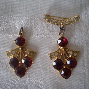 Vintage 1950s costume brooch and necklace set - diamante like stones & claw set red glass stones - gold tone settings -sparkly fifties glam