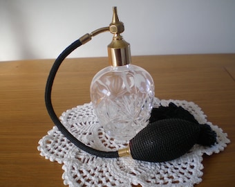 Atomizzatore da tavolo per profumo unisex in cristallo Waterstone degli anni '90, prodotto in Inghilterra - con vaporizzatore nero, ecc. - perfettamente funzionante - usato pochissimo - regalo vintage