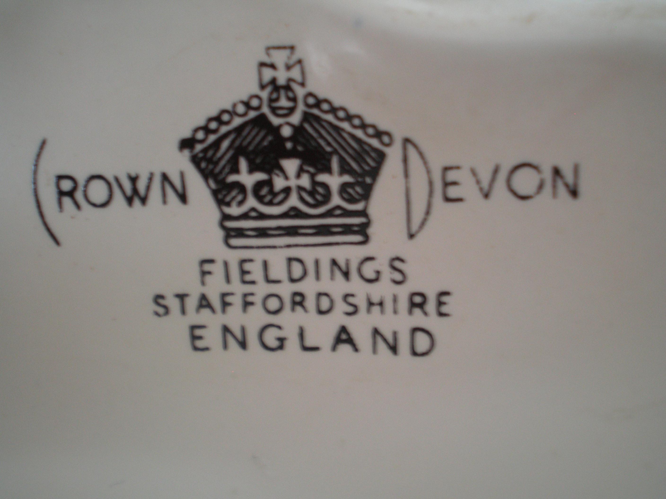 Vintage 1940s/50s Crown Devon Fieldings Gold Glazed Cornucopia 