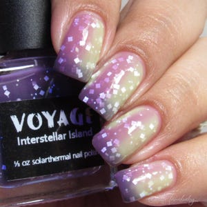 Solarthermal Nail Polish Set [Interstellar Island] changes colors from purple to beige to orchid