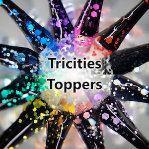 Esmaltes de uñas con purpurina arcoíris [Tricities Toppers]