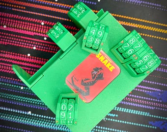 Deck Tome - Kommandantenbuch Deck Box - Hält 100 doppelärmelige Karten