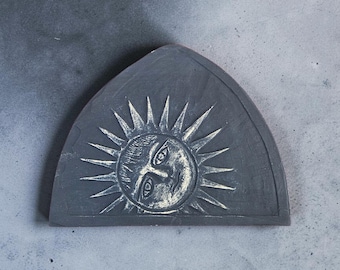 1700's Gravestone Carving Featuring Astronomy Detail - Early Colonial Settlers - Astronomy Carving in Burial Ground Image - Memento Mori Art
