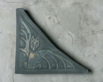 Detail Image of 1700's Marblehead, Massachusetts Gravestone - Susanna Jayne - Bat Impression