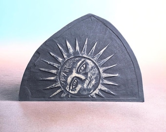 1700's Gravestone Carving Featuring Astronomy Detail - Early Colonial Settlers - Astronomy Carving in Burial Ground Image - Memento Mori Art