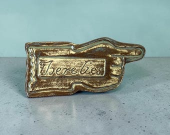 1800s Gravestone Clay Impression – Pointing Hand "There Lies"