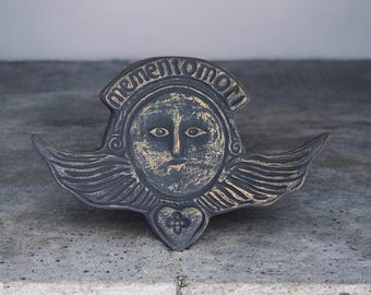 Gravestone Replica: Desire Allis Vermont Headstone Art, 1700s Winged Soul Effigy