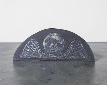 Petite 1700's Revolutionary War Veteran - Skull and Bones Historical Gravestone - Alternative to Gravestone Rubbing