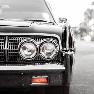 Samobójstwo, To jest zdjęcie samobójstwa, Vintage, Duży wydruk, Retro, Mid Mod, Mid Century, Czarno-biały, Retro, Klasyczny, Lincoln Continental