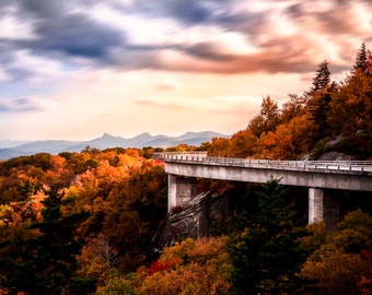 Linn Cove-Viadukt, Landschaftsfotografie, Natur, Landschaft, Herbstsaison, Gebirge, Blue Ridge Parkway, Farbe, North Carolina, bildende Kunst, Wild