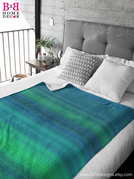 Gradient Green and Blue Throw Blanket Modern Bedroom Decor Beach