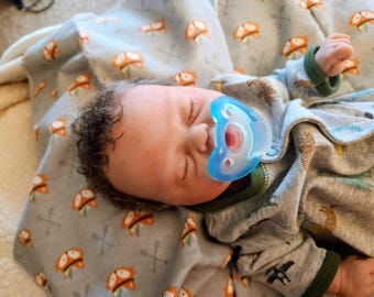 Neonato prematuro maschio. Bambola finita. SPEDIZIONE RAPIDA!
