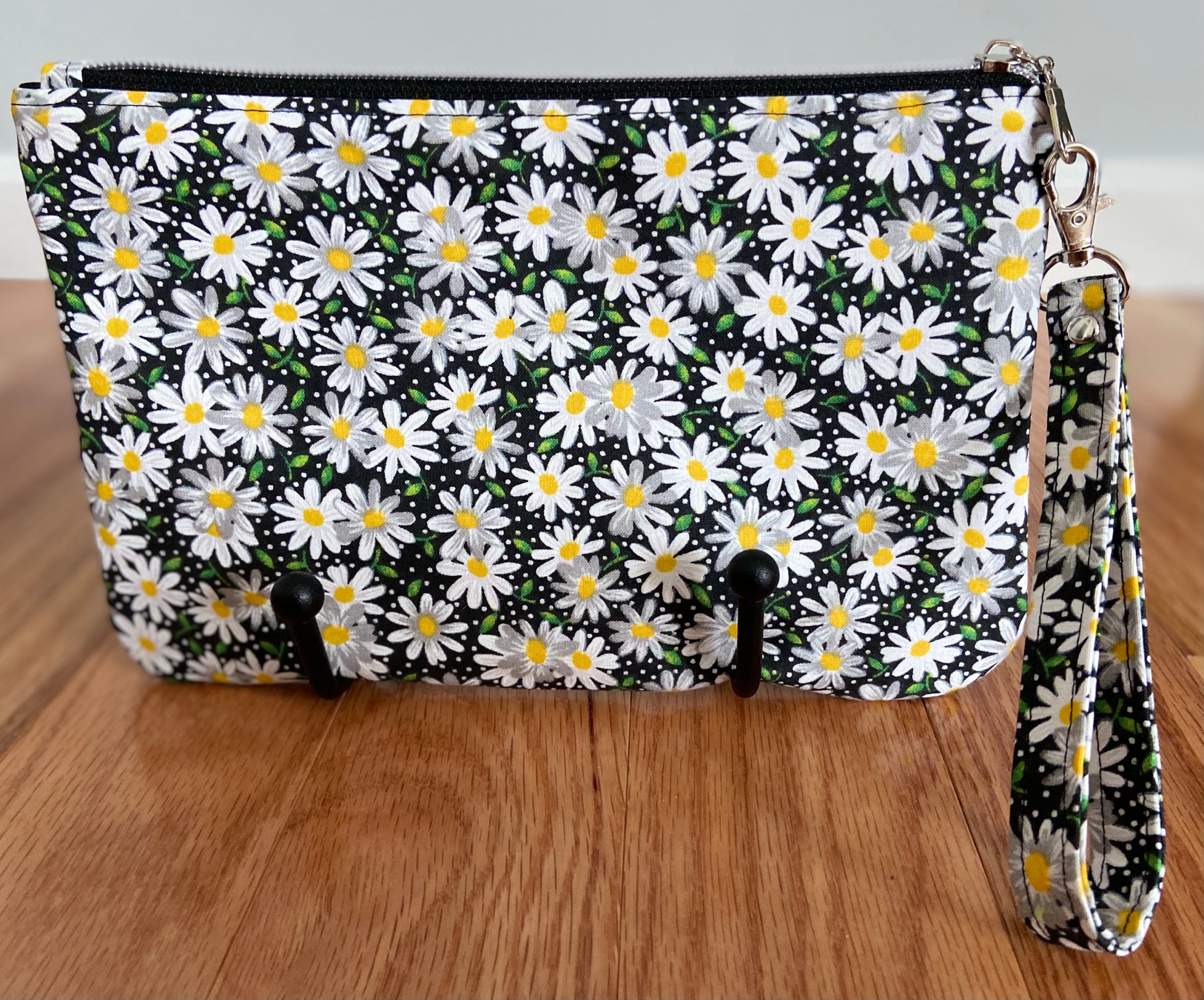 Daisy Zippy Pouch Clutch/ Daisy Clutch/ Daisy Wristlet/ Daisy Etsy