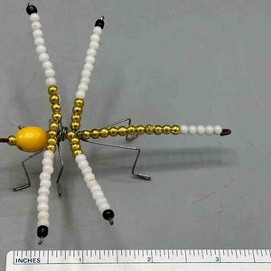 ビーズワイヤー装飾 アフリカの小さな3色のトンボ昆虫