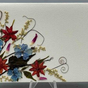 Handgemachte gepresste getrocknete echte Blume Kleine Geschenkkarte - Florale Ecke