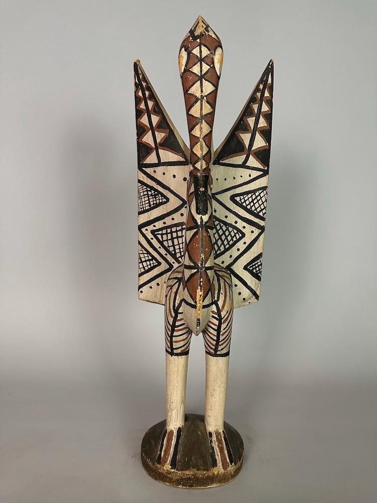 Senufo Contemporary ペイントされたサイチョウの像 | 23 インチ
