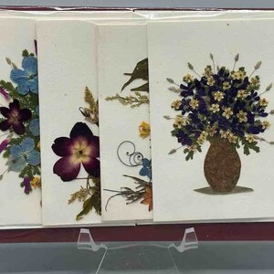 Handgemaakte geperste gedroogde echte bloem kleine cadeaukaart - 4 verschillende bloemmotieven