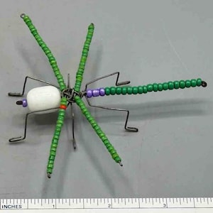 ビーズワイヤー装飾 アフリカの小さな緑の羽のトンボの昆虫