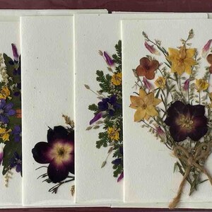 Handgemachte gepresste getrocknete echte Blume Kleine Geschenkkarte - 4 verschiedene Blumenmuster