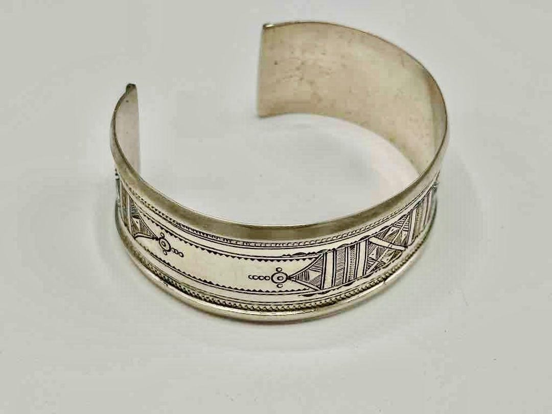 Bracelet large unique touareg en argent gravé à l'eau-forte