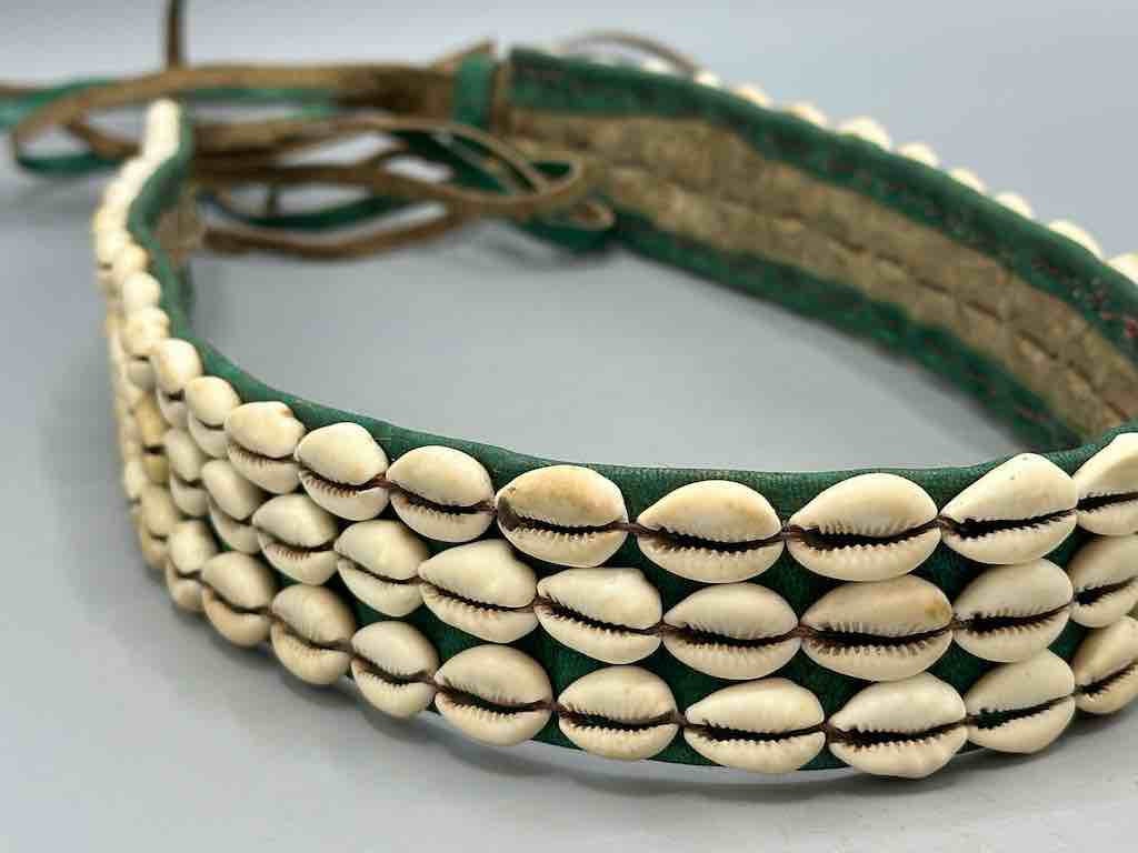 African Finest Quality Cultural Wide Real Cowrie Shell  display picture 2