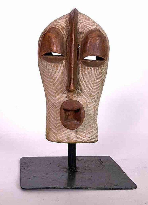 コンゴ民主共和国の小さな儀式用アフリカ キフウェベ族の仮面 - Etsy 日本