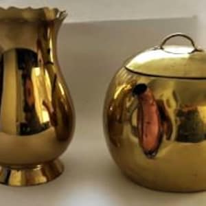 Vintage Handmade Brass Teapot with Handle and Copper Spout Pot-Brass Decorative Vase with Scalloped Top Edge -Home Decor