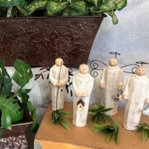 Variety Size/Style Embossed Brown Metal Planter & Vintage Rustic Garden Angel Metal Wire Halo and Wings-Indoor/Outdoor-Garden/Home Decor