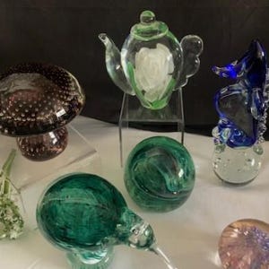 Vintage Variety Collection Style/Size/Colors Glass Paperweight Bubble Globe Art Glass Bird-Mushroom-Teapot-Seahorse-Green Swirl Design