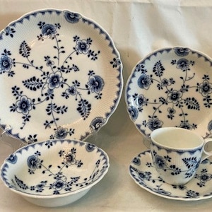 Vintage Marui Japan Set of 5 Porcelain White with Cobalt Blue and Blue Flowers Design &quot;Bless Craft&quot; 088-