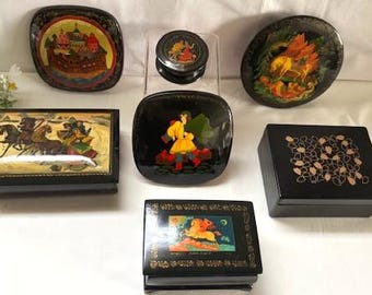 Cajas rusas de laca vintage, de diversos tamaños y estilos, dibujadas a mano con diferentes temas y escenas. Tapas de repuesto. Fabricadas en la URSS.