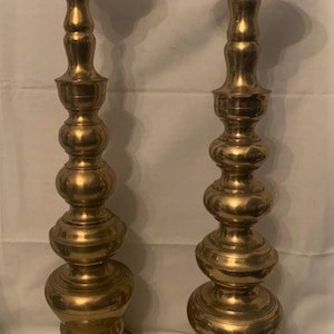 Vintage Hohe Messing Verzierte Kerzenständer Kerzenhalter mit gestapelter Kugelform-Kirchenaltar-Made in Japan