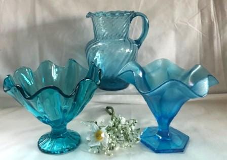 ヴィンテージ フェントン サテン セレスト ブルーガラス ラッフル