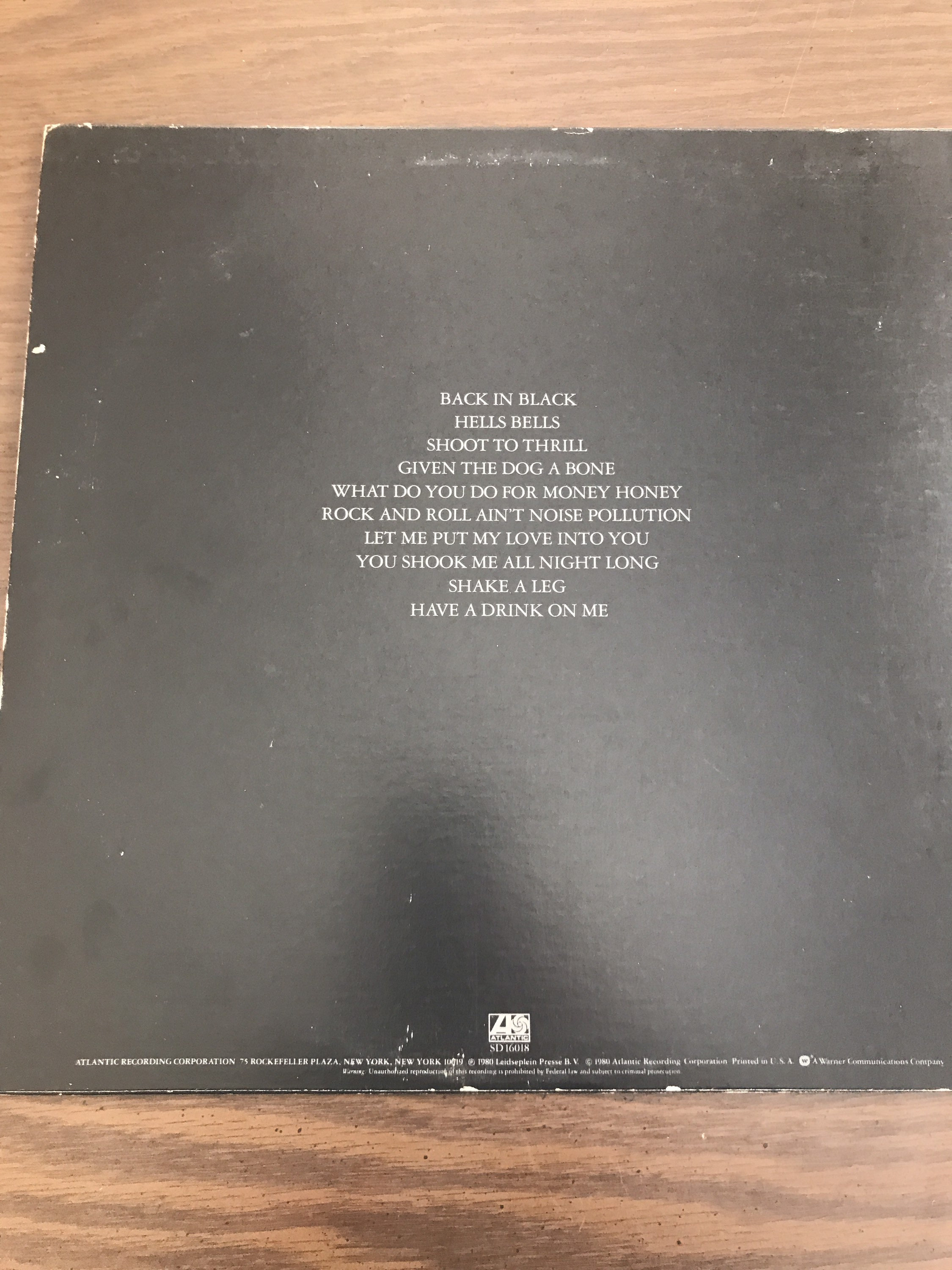 AC/DC「バック・イン・ブラック」ビニールレコードアルバム
