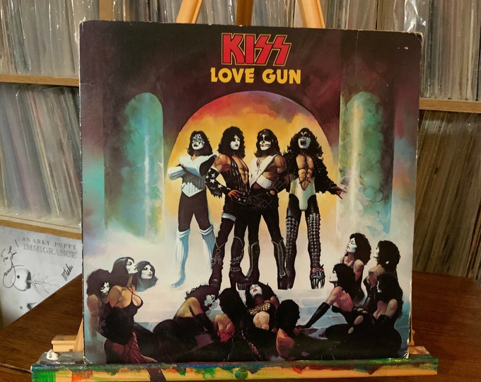 Kiss vinyl record album “Love Gun” record sleeve!