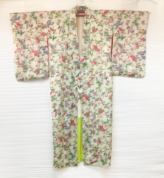 Pretty 1920s woven and printed silk Kimono