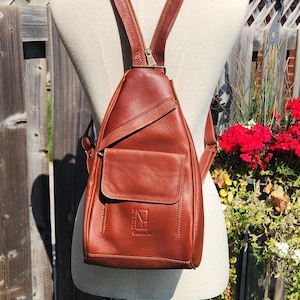 Kleine hellbraune ECHTLEDER Rucksack-Umhängetasche von Katz Damen Kleine Ledertasche Braune Ledertasche handgefertigte Geldbörse Geschenk für Frauen Rucksack