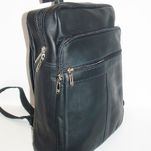 Sac à dos en cuir véritable, SUPER LÉGER et DOUX, unisexe, couleur Noir, fait main par Ben Katz Livraison gratuite aux États-Unis et au Canada.