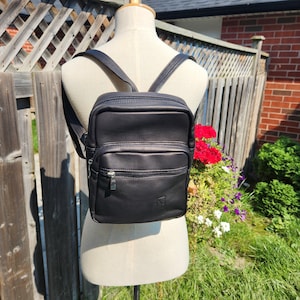 Petit sac à main en cuir noir par Katz, petit sac à main unisexe en cuir véritable sac à dos fait main